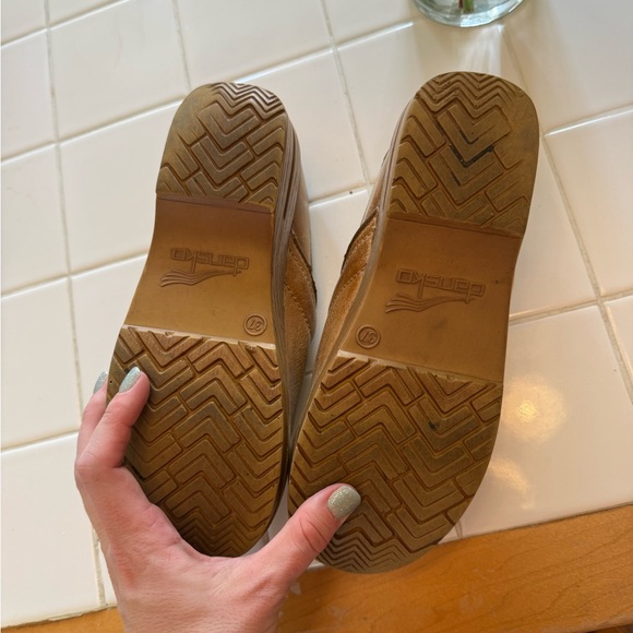 Dansko honey clog size 37 / 7.5 - Picture 3 of 3